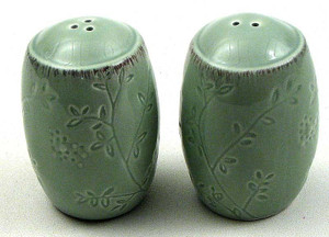 Leaf Salt and Pepper Set Q484-049-29949 Leaf Salt and Pepper Set Q484-049-29949