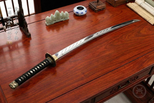 Cloud Dragon: Mirror Polished 5160 Tachi - Deep Curve & Full Tang | 《雲龍》