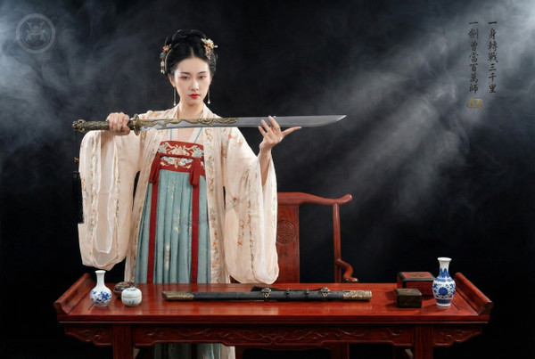 Golden Coiling Dragon: Manganese Tang Dao - Spring Steel & Full Tang | 《盤龍》