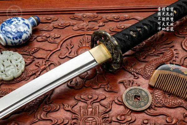 Proud Dragon: Mirror Polished Manganese Katana - 90° Flex & Full Tang | 《傲龍》