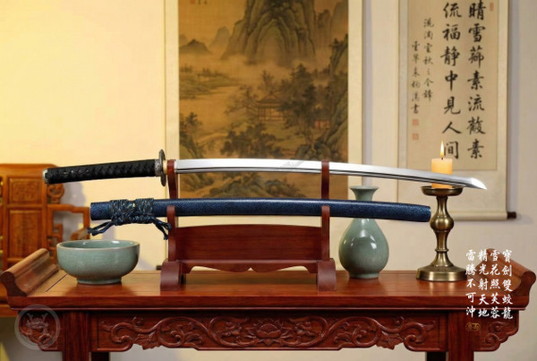 Proud Dragon: Mirror Polished Manganese Katana - 90° Flex & Full Tang | 《傲龍》