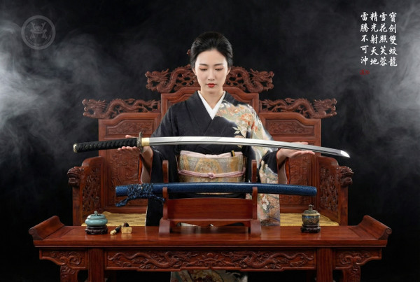 Proud Dragon: Mirror Polished Manganese Katana - 90° Flex & Full Tang | 《傲龍》