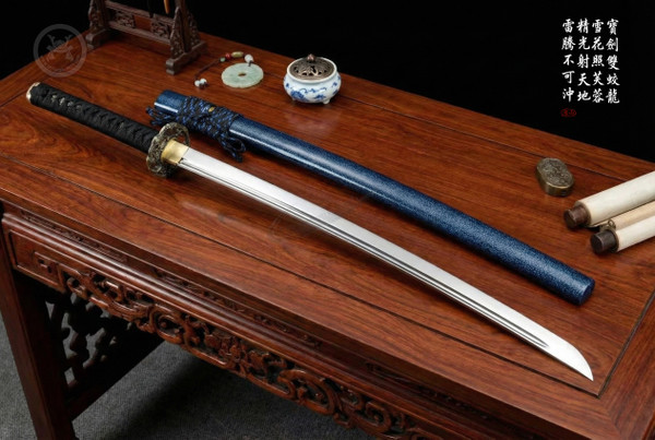 Proud Dragon: Mirror Polished Manganese Katana - 90° Flex & Full Tang | 《傲龍》