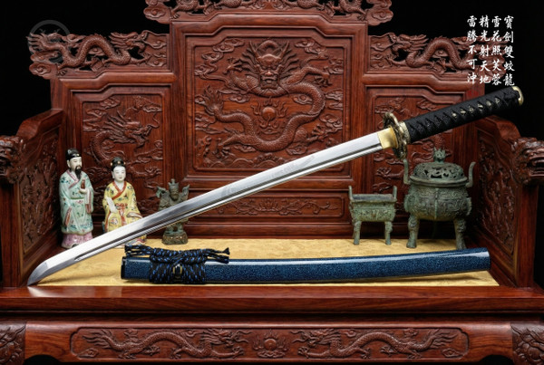 Proud Dragon: Mirror Polished Manganese Katana - 90° Flex & Full Tang | 《傲龍》
