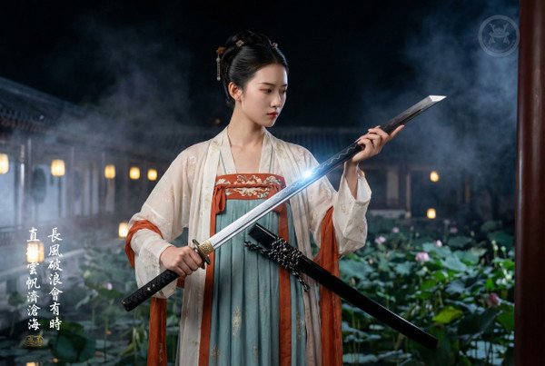 Swiftbreaker: Clay Tempered Straight Blade - Antique Silver Fittings | 《破浪》