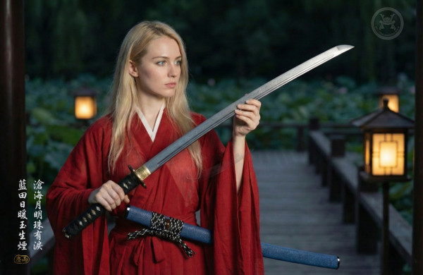 Ascendant Dragon: Folded Steel - Fish Skin & Silver Plated | 《滄月》