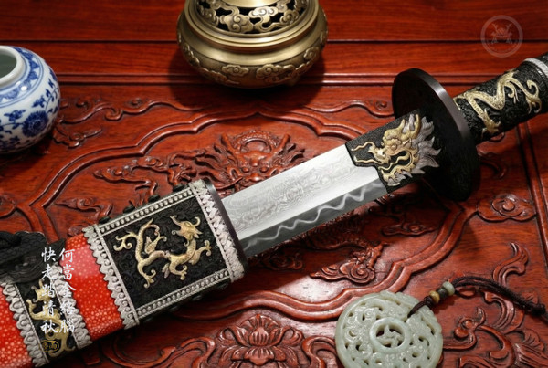 Scarlet Emperor: Folded Steel & Clay Tempered - Red Fish Skin | 《赤帝》