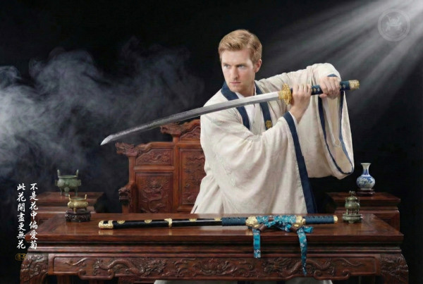 Frost Defiance: T10 Clay Tempered Tachi - Mirror Polish & Full Tang | 《傲霜》