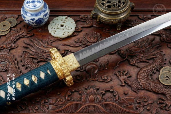 Frost Defiance: T10 Clay Tempered Tachi - Mirror Polish & Full Tang | 《傲霜》