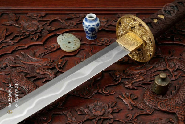 Dragon Majesty: Sanshoku Polish T8 Katana - Collector Grade & Full Tang | 《龍威》