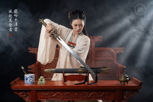 Dragon Sovereignty: 6-Sided Manganese Saber - Leather & Full Tang | 《龍禦》