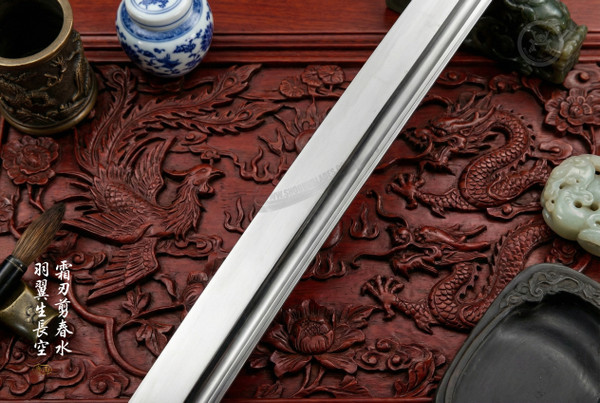 Frost Brilliance: Mn-Steel Katana - Lacquered Exhibit & Full Tang | 霜華·兼次