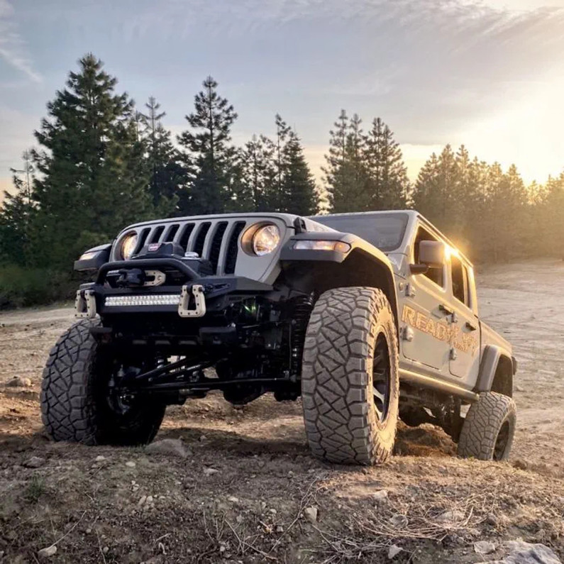 Lift Kit Spotlight- Readylift 4" Gladiator Terrain Max Kit