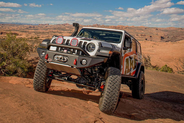 ARB Bondi Deluxe Front Bumper w/ Bar