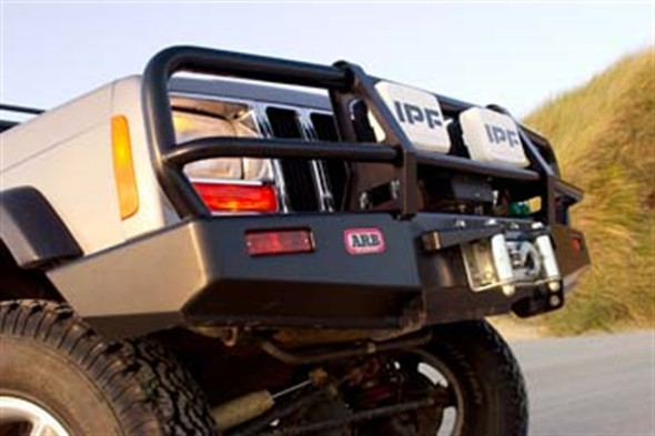 ARB 3450080 Deluxe Winch Bull Bar Bumper in Black for 97-01 Jeep Cherokee XJ