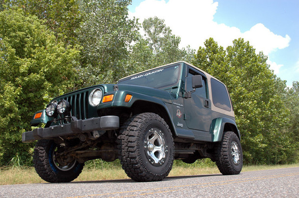 Rough Country 650 1.5in Spacer Lift Kit without Shocks for 97-06 Jeep Wrangler TJ