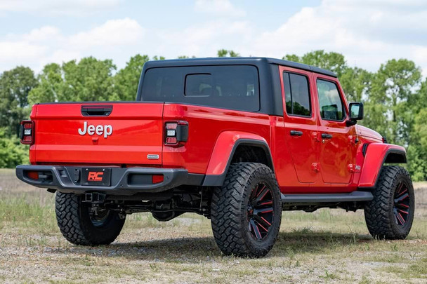 Rough Country 2.5in Suspension Lift Kit for 20-25 Jeep Gladiator JT