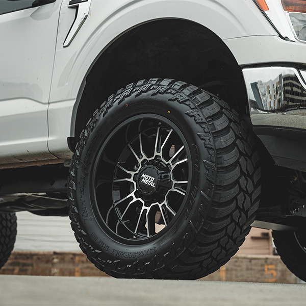 Moto Metal Wheels Legacy MO810 Gloss Black Machined 17x9 20mm Offset 5x127 (5x5),5x139.7 (5x5.5) | Fits Jeep Wrangler 07-Present and Jeep Gladiator