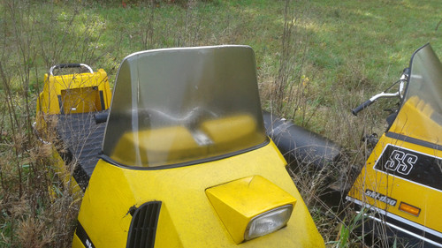 1969 to 1970 Bubblenose windshield Olympic and TNT yellow and chrome top trim