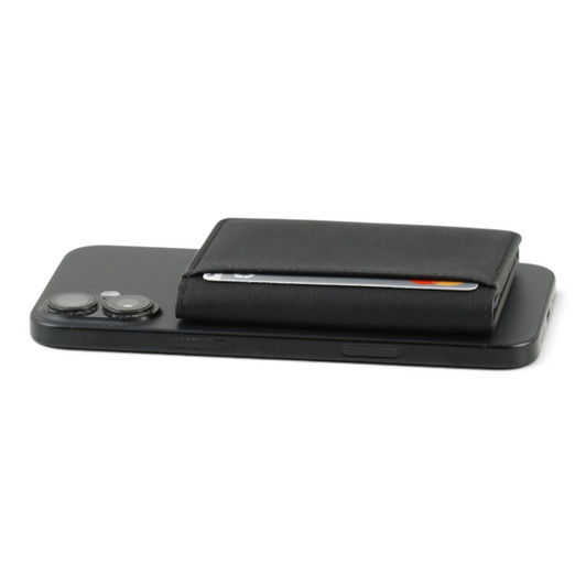 magnetic wallet with Find My
