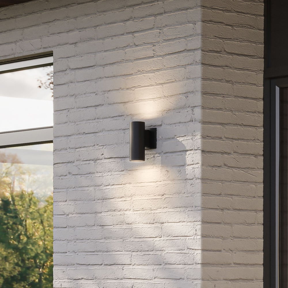 {"pim_id":"70_cylinder_outdoor_p563001_020_30k_detail_day_v1_2k","sku":"70_P563001","media_type":"media"}