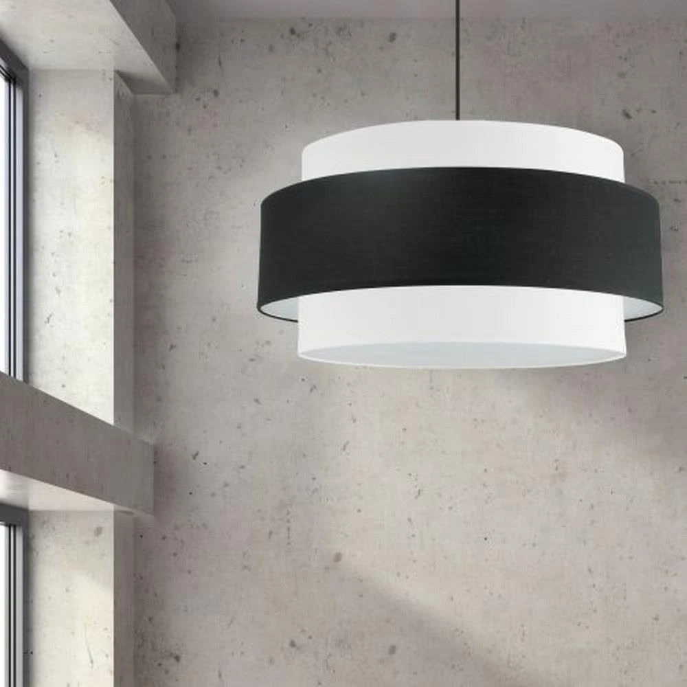 pya-304c-mb-bw | lifestyle