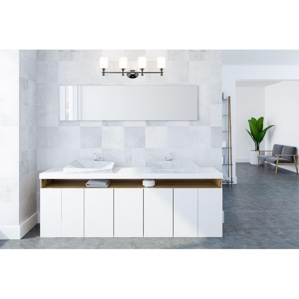 1102-4V-CH | lifestyle