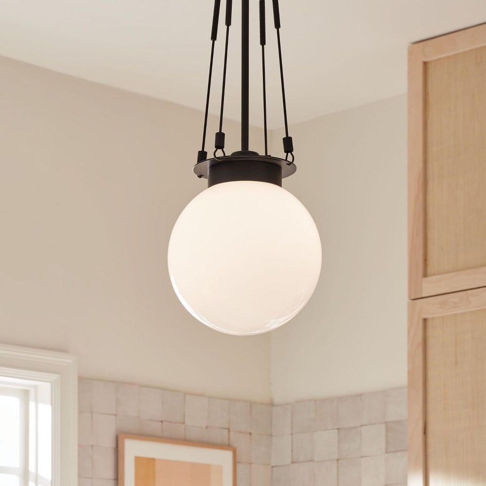 {"pim_id":"147_Kitchen_Albers_52582BK_Detail_Day_1B_1k","sku":"147_52582","media_type":"media"}