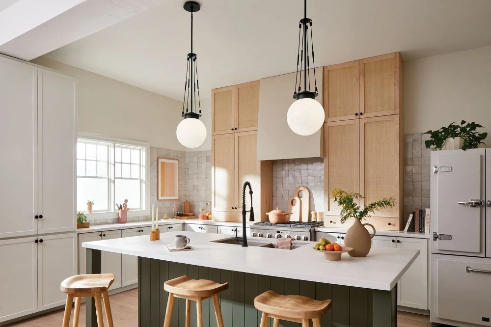 {"pim_id":"147_Kitchen_Albers_52582BK_Overall_Day_1A_1k","sku":"147_52582","media_type":"media"}