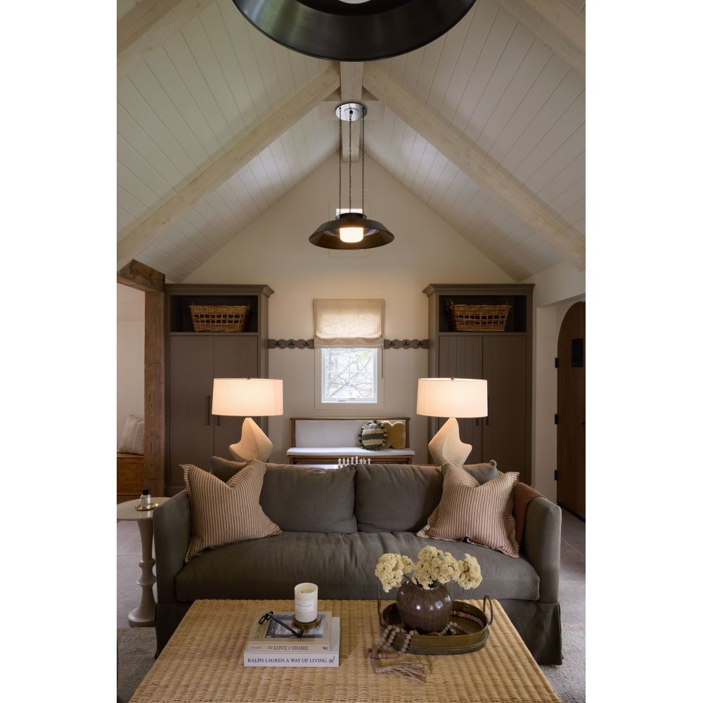 {"pim_id":"116_woodrow_8832_db_huntly_ptl3727_brzcib_design_kate_marker_photo_margaret_rajic_2_v1_1k","sku":"116_8832","media_type":"media"}