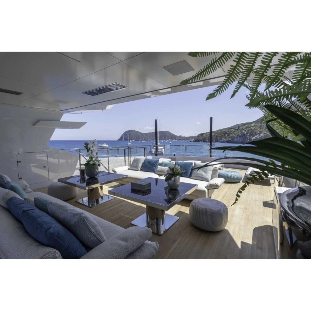 {"pim_id":"388_bromic_platinum_electric_on_my_lel_by_rossinavi_yachts_1000_new_1k","sku":"388_BH3622","media_type":"media"}