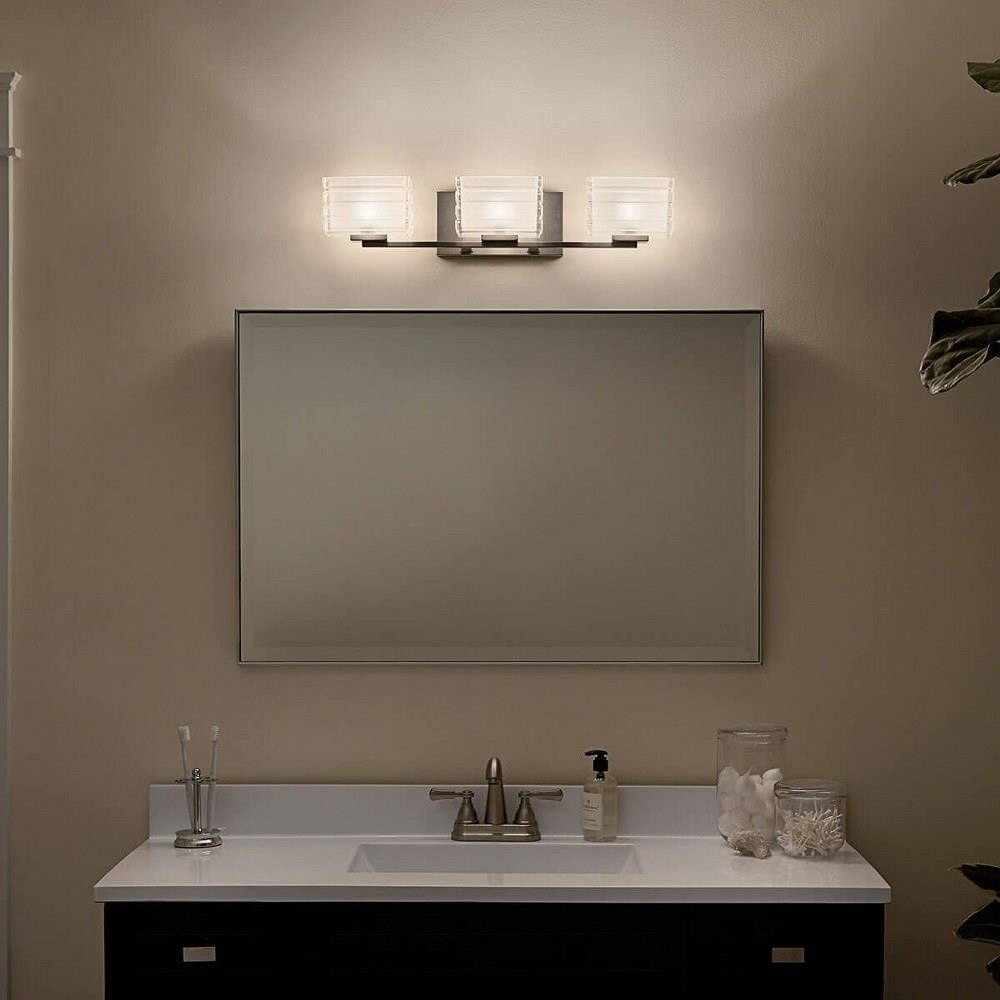 {"pim_id":"147_bathroom_bazely_45479ni_overall_night_1b_1k","sku":"2518_147-BEL-1634771","media_type":"media"}