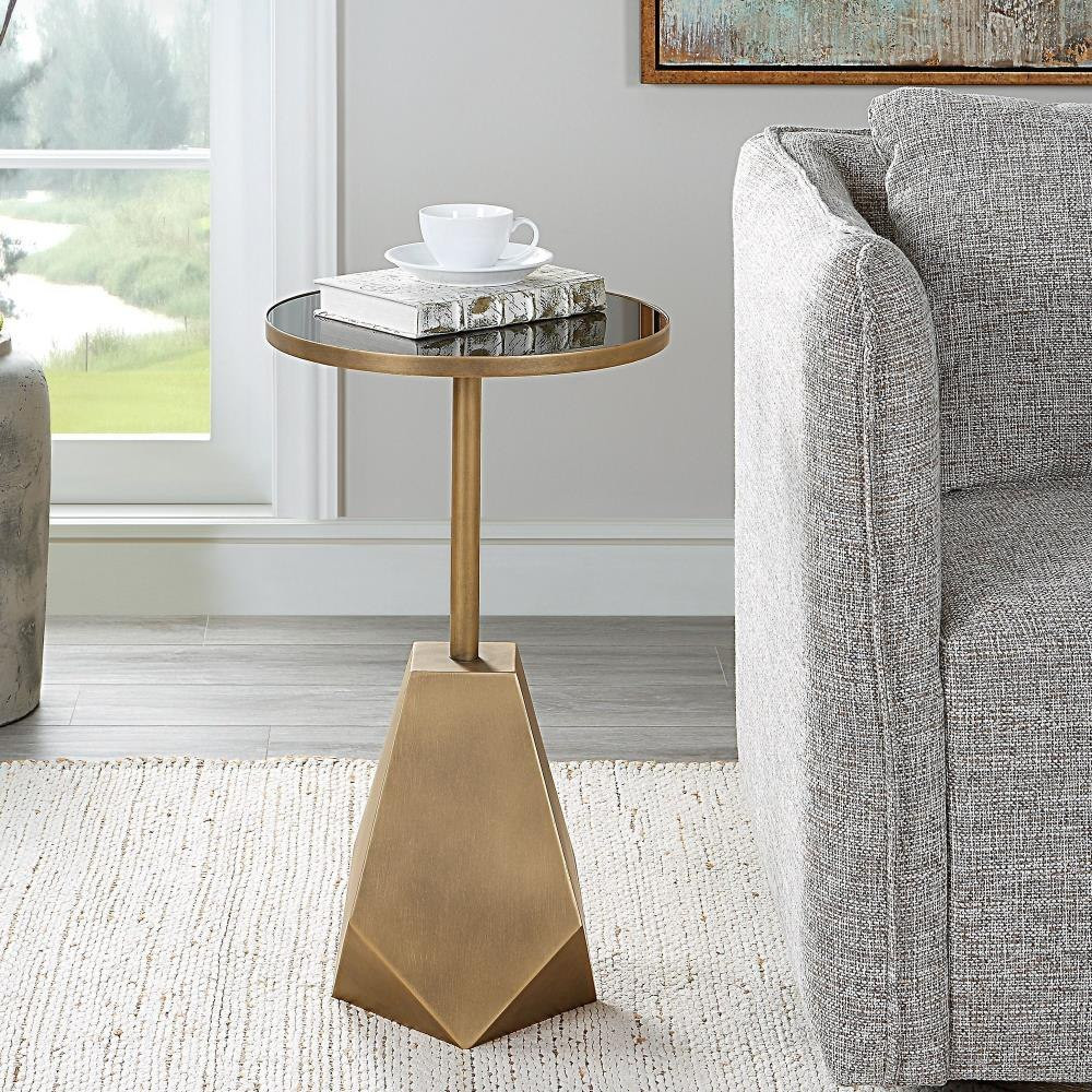 {"pim_id":"208_furn_3889_25211_a_new_2k","sku":"208_25211","media_type":"media"}