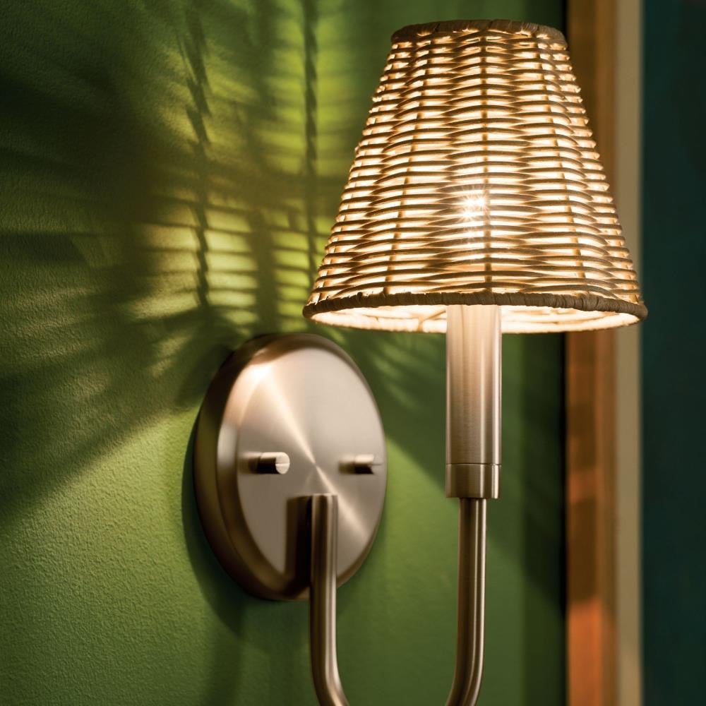 {"pim_id":"147_52732cpz_livingroom_bekah_mid_day_sconce_square_new_2k","sku":"2518_147-BEL-5309403","media_type":"media"}