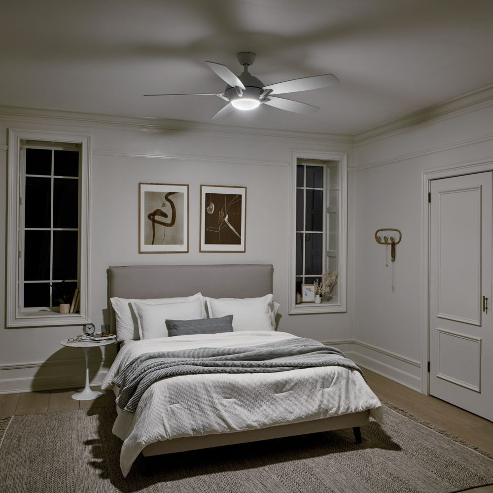 {"pim_id":"147_bedroom_geno_330001mwh_overall_night_1b_v1_1k","sku":"147_330001","media_type":"media"}