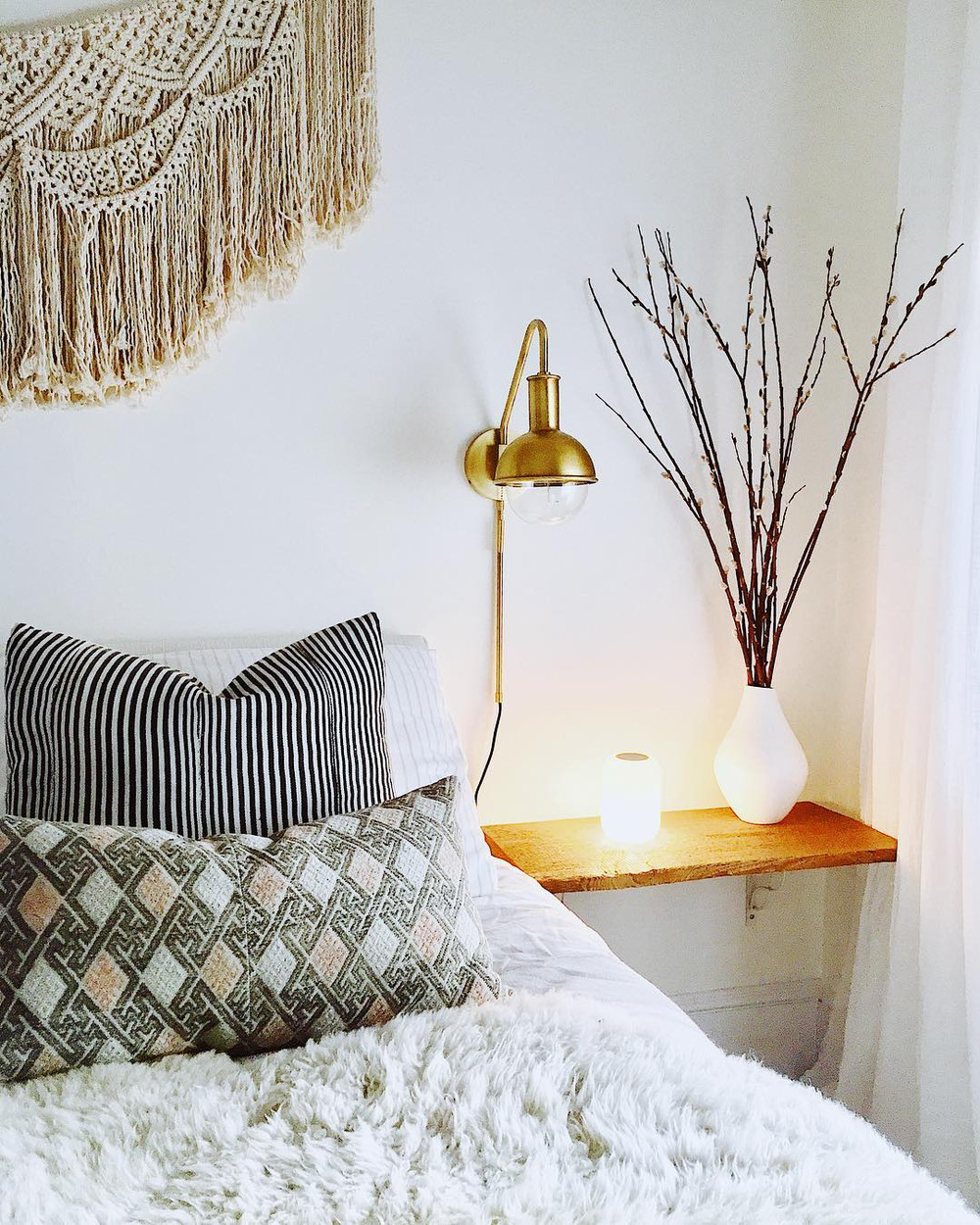 {"pim_id":"735_MITZI_HL111101_houseofsixinteriors_3","sku":"735_HL111101","media_type":"media"}