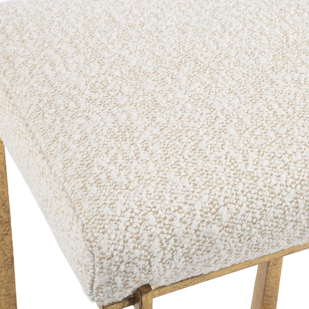 {"pim_id":"208_furn_7612_53030_a4_new_1k","sku":"208_53030_P","media_type":"media"}