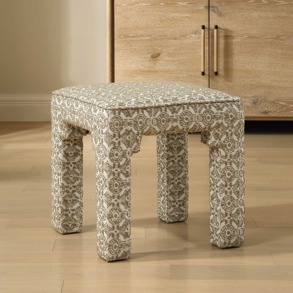 {"pim_id":"208_furn_7923_53061_b_v1_1k","sku":"208_53061","media_type":"media"}