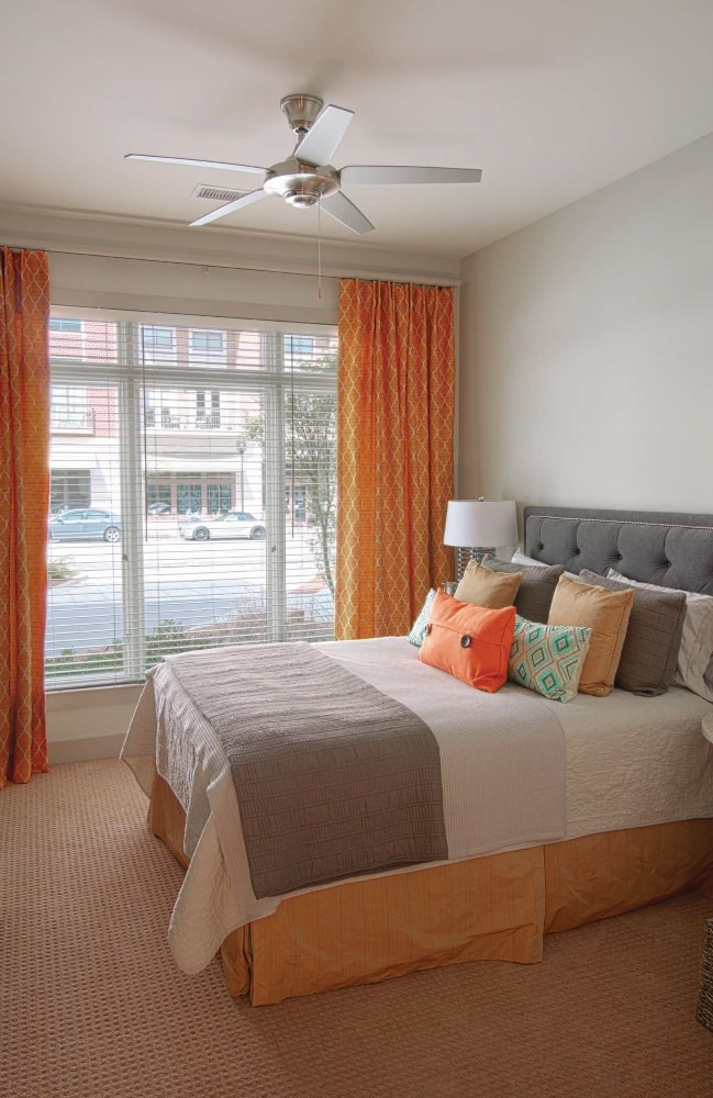 {"pim_id":"70_P2530_09_bedroom_98mcbee_appshot_1k","sku":"70_P2530","media_type":"media"}