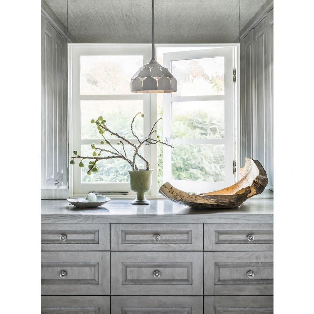 {"pim_id":"70_70_PROG_ProgressLighting_LISA_ROMEREIN_JAM_Yerba_DressingRoom_0063_HDR_v5_appshot_1k","sku":"2518_70-BEL-5302650","media_type":"media"}