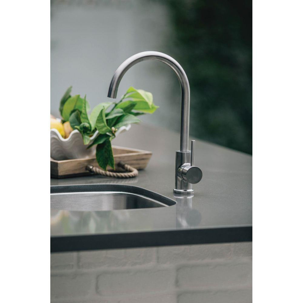 {"pim_id":"2617_03_tf_nk_19u_undermount_sink_360_degree_hot_cold_faucet_basin_built_in_lifestyle_outdoor_v1_1k","sku":"2617_TF-NK-19U","media_type":"media"}