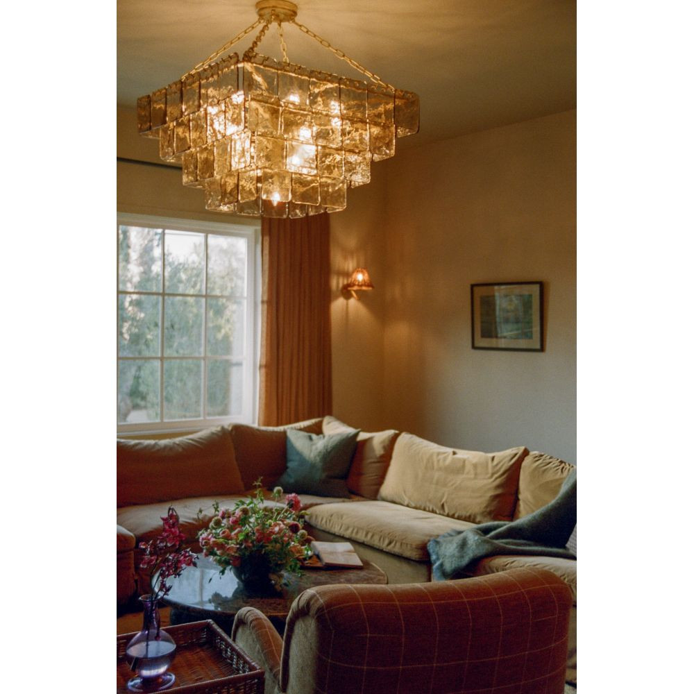 {"pim_id":"72_regal_449_35_vgl_issa_h704101_agb_design_claire_thomas_2_v1_1k","sku":"72_449-35-VGL","media_type":"media"}