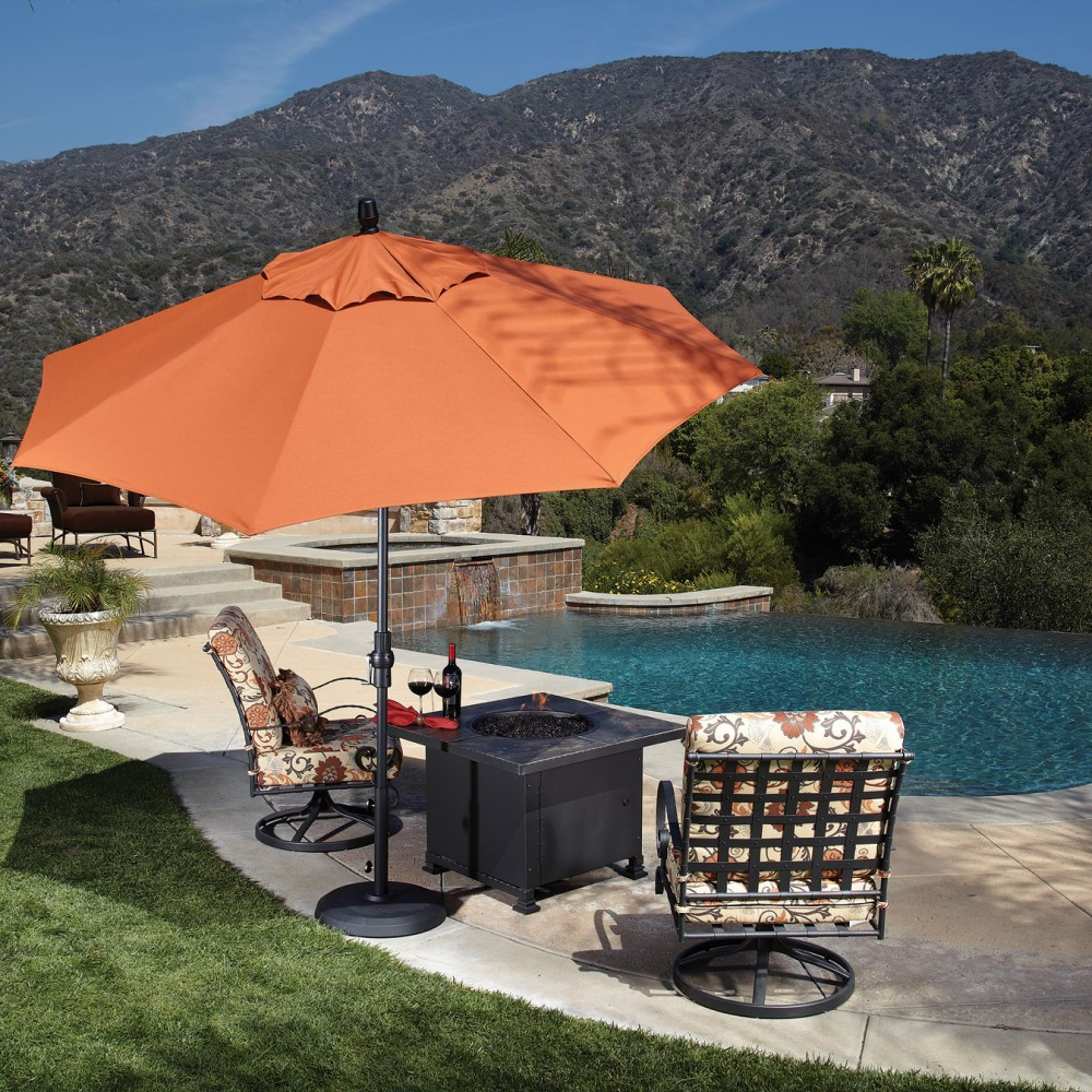 Starlux 9 Foot Crank Lift Octagon Market Umbrella by Treasure