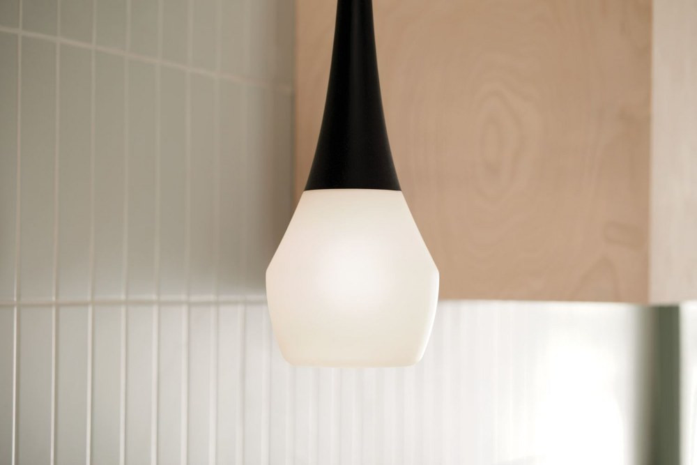 {"pim_id":"147_Kitchen_Deela_52529BK_Detail_Day_1A_1k","sku":"147_52529","media_type":"media"}