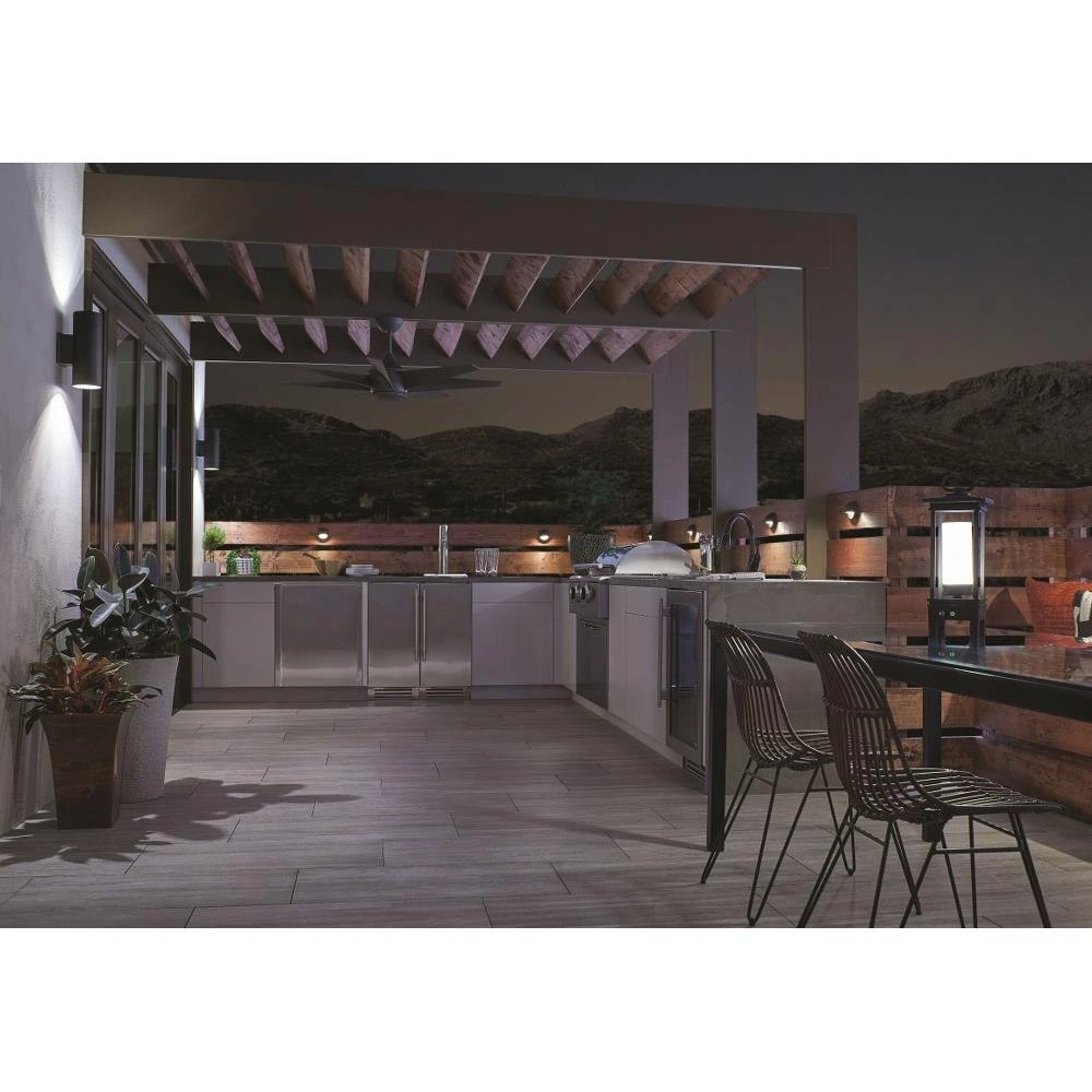 {"pim_id":"147_outdoor_kitchen_lehrii_11310bktled_310112dbk_15477cbr_49473rzled_night_1k","sku":"147_11310BKTLED","media_type":"media"}
