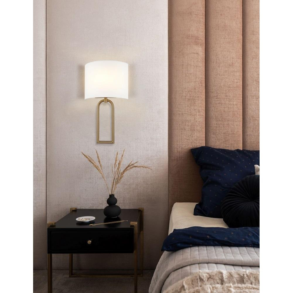 FAB-4333-WHTE-BRSS | lifestyle