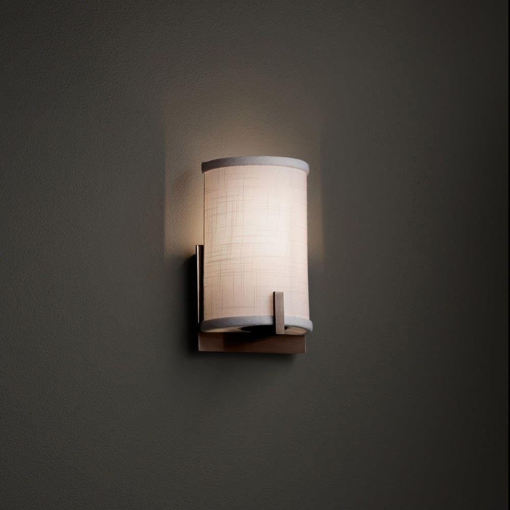 FAB-5531-WHTE-DBRZ-LED1-700 | angle