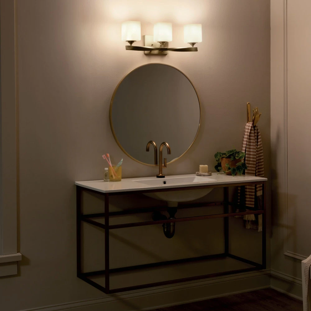 {"pim_id":"147_bathroom_marette_55002cpz_overall_night_1b_v1_1k","sku":"147_55002","media_type":"media"}