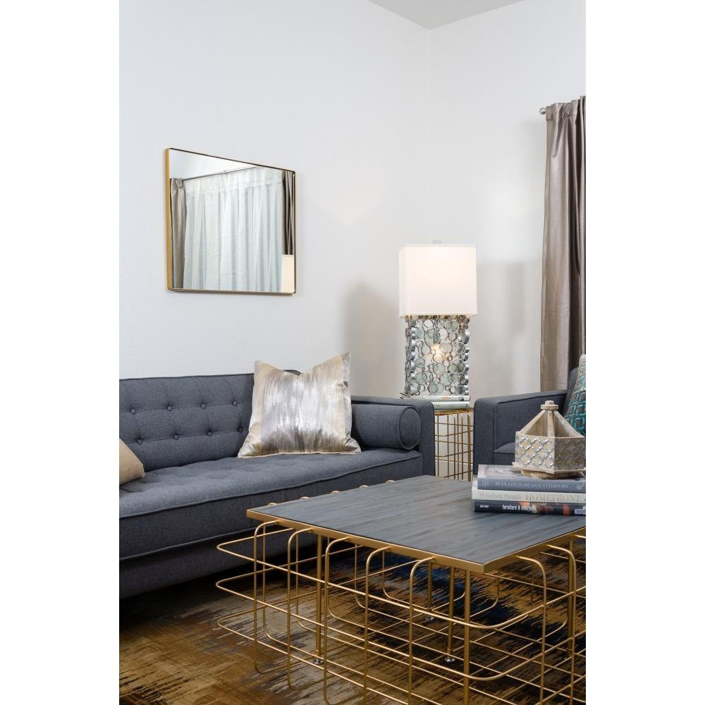 407A02BL | lifestyle