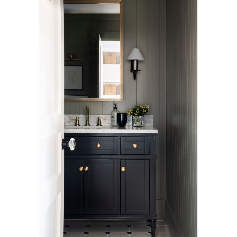 {"pim_id":"735_lenore_h464101_sbk_design_sam_cram_photo_allison_elefante_2_v1_1k","sku":"735_H464101","media_type":"media"}